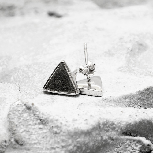 黑水泥三角形銀耳環(銀) - 幾何系列