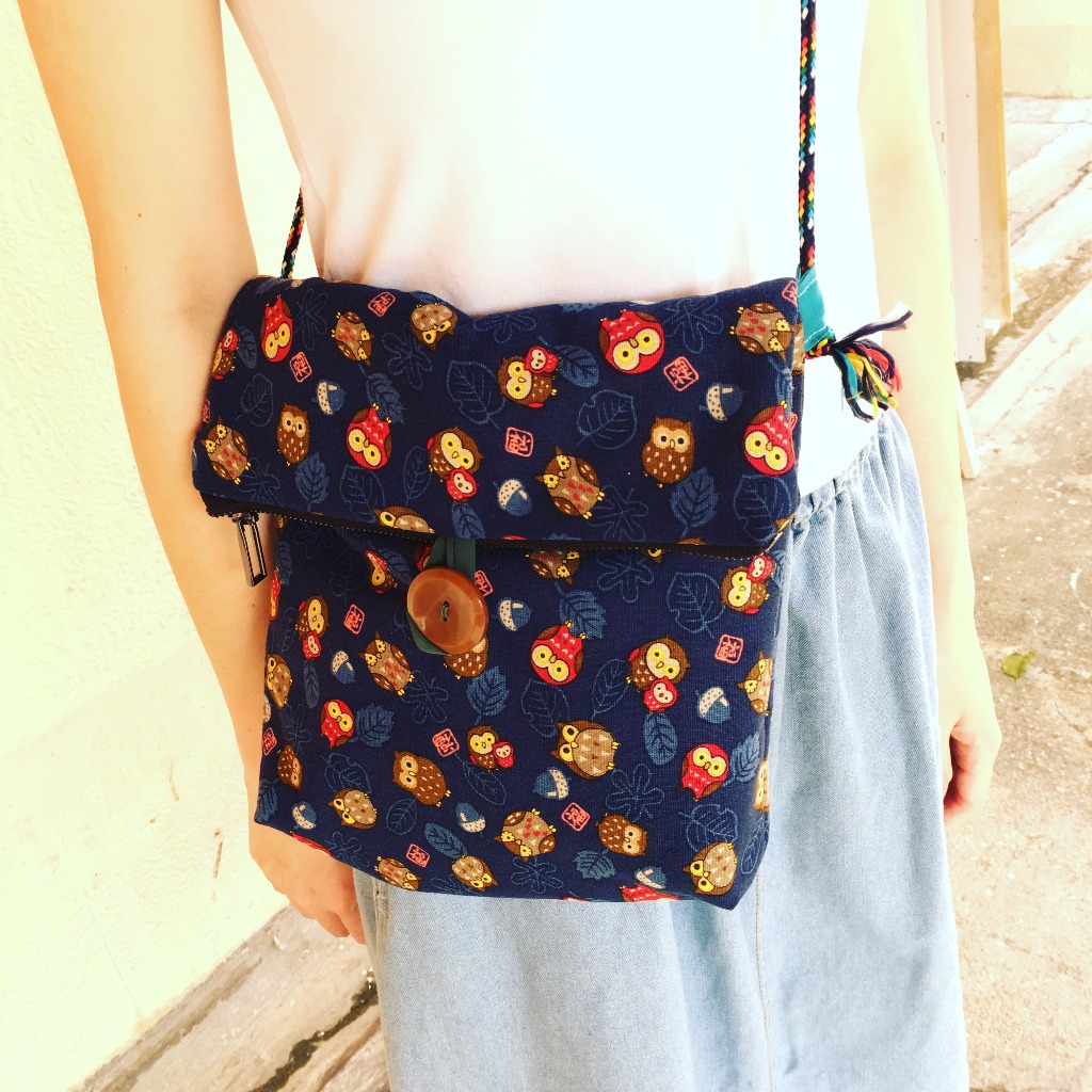 樹葉與貓頭鷹深藍色斜咩袋