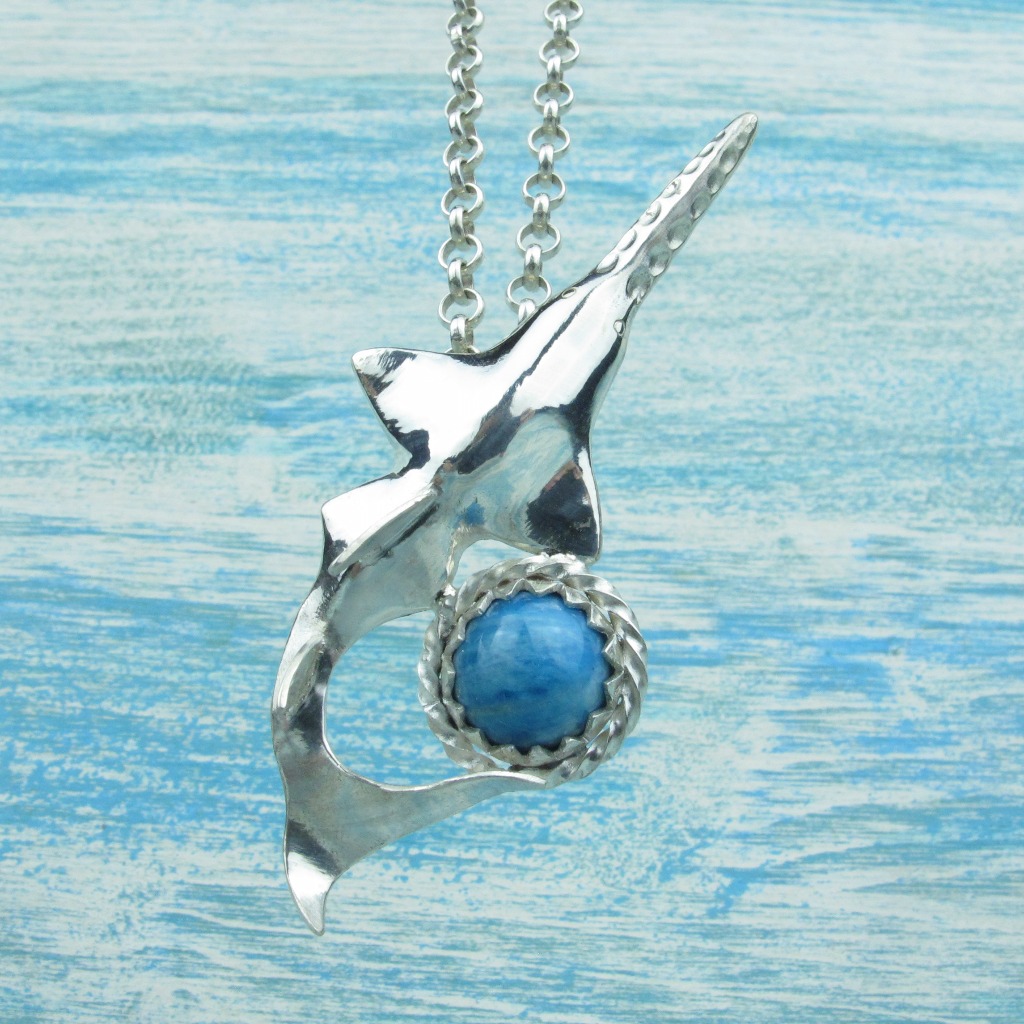 【Diving silver】925銀海洋潛水銀飾--磷灰石鋸齒鯊墜飾