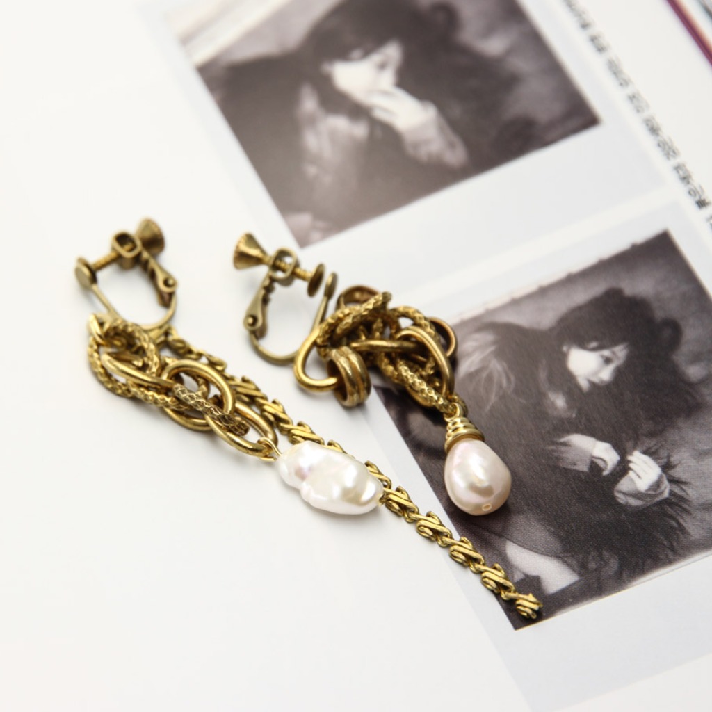 絕色黃銅系列- 淡水珍珠與黃銅 低奢耳飾AG FASHION